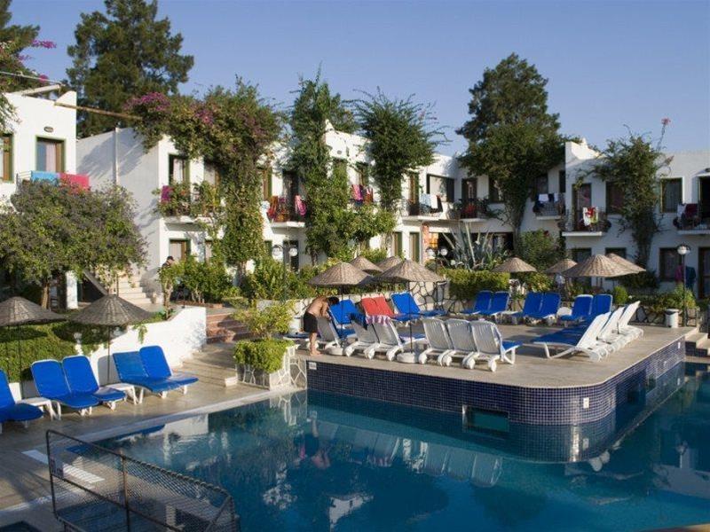 Bronze Hotel Gümbet Buitenkant foto