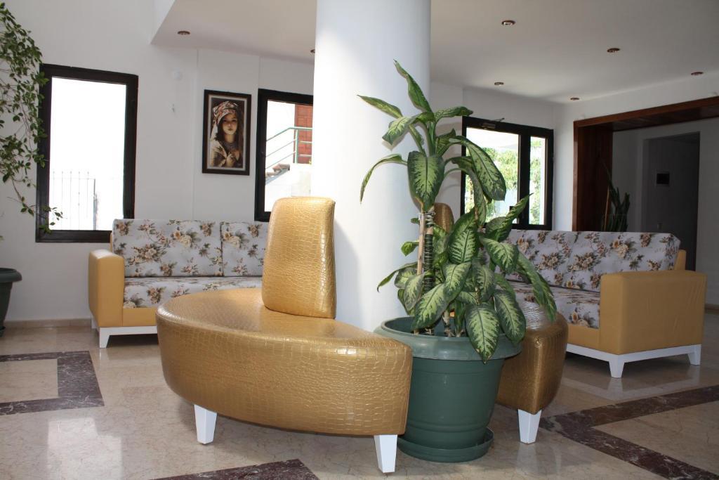 Bronze Hotel Gümbet Buitenkant foto