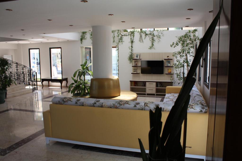 Bronze Hotel Gümbet Buitenkant foto