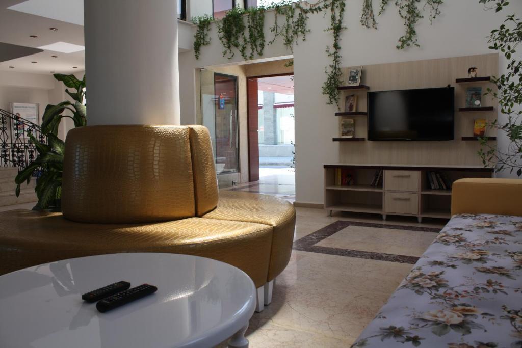 Bronze Hotel Gümbet Buitenkant foto