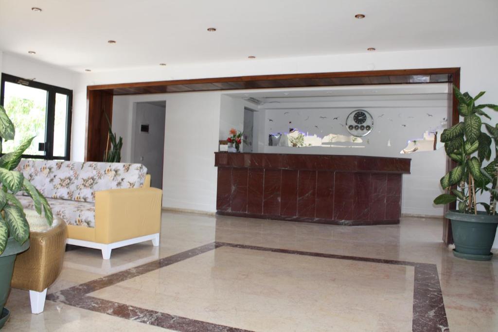 Bronze Hotel Gümbet Buitenkant foto